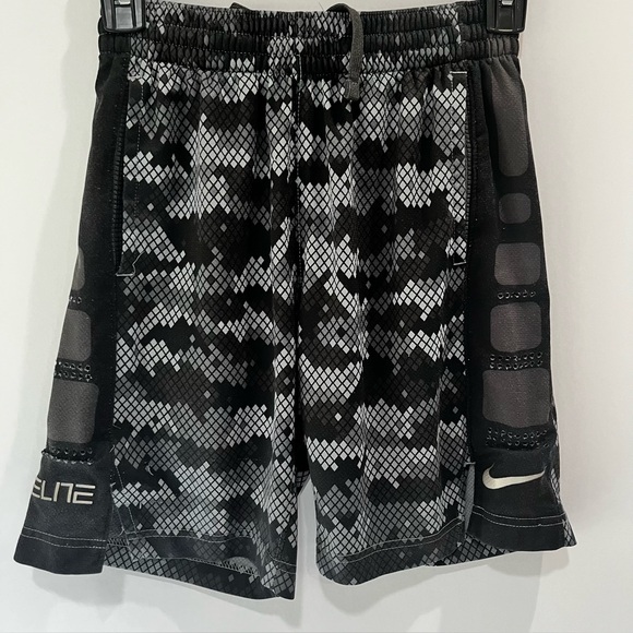 Nike Dri Fit Elite Black Men Shorts Size Medium - Picture 1 of 6